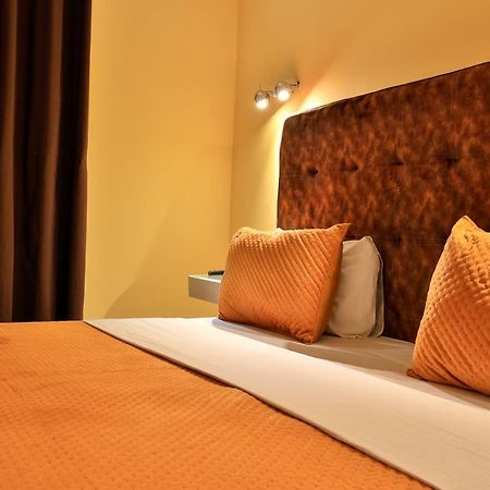 Roses Guest House Kumasi Bagian luar foto