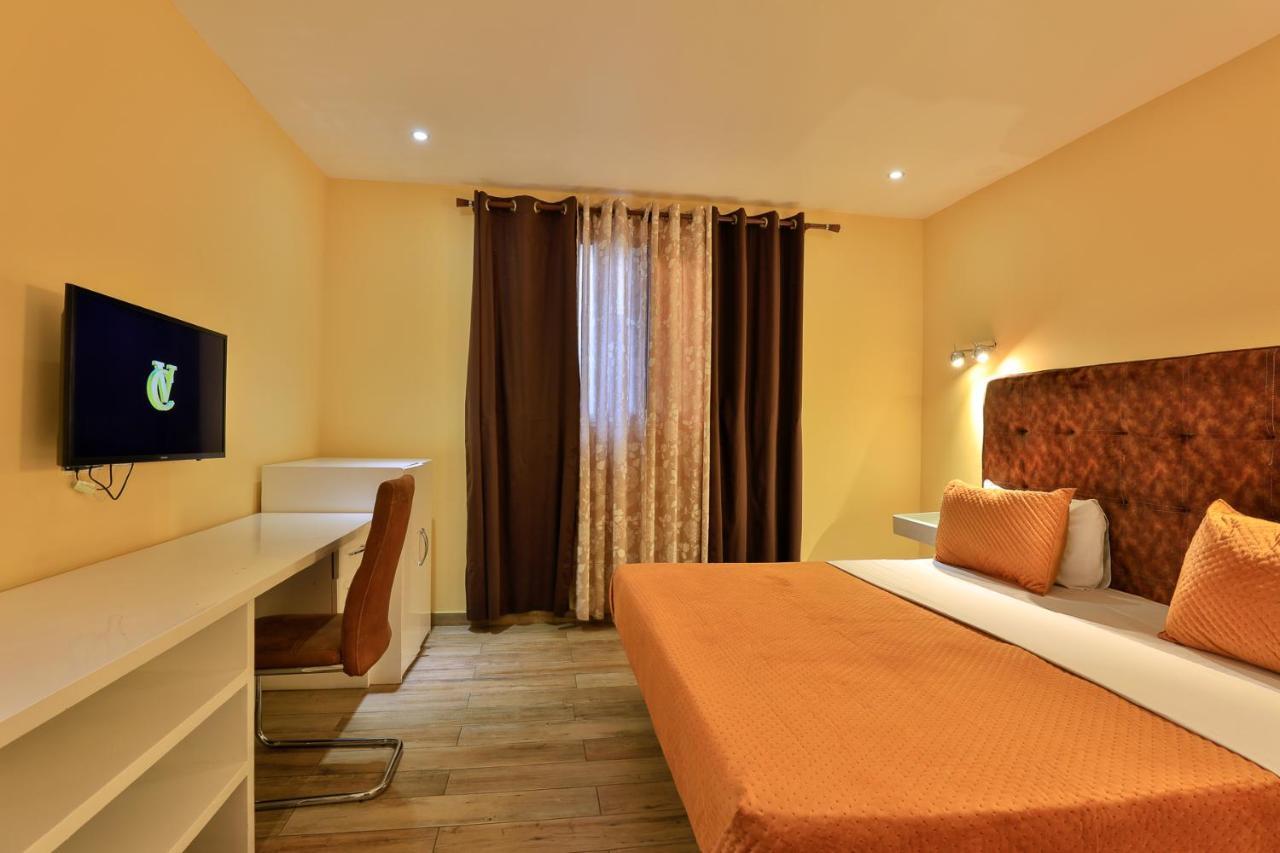 Roses Guest House Kumasi Bagian luar foto