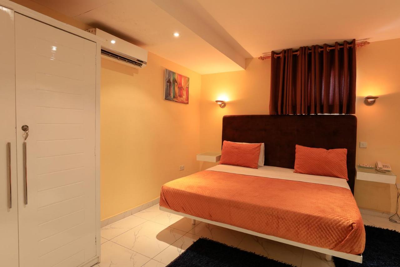 Roses Guest House Kumasi Bagian luar foto