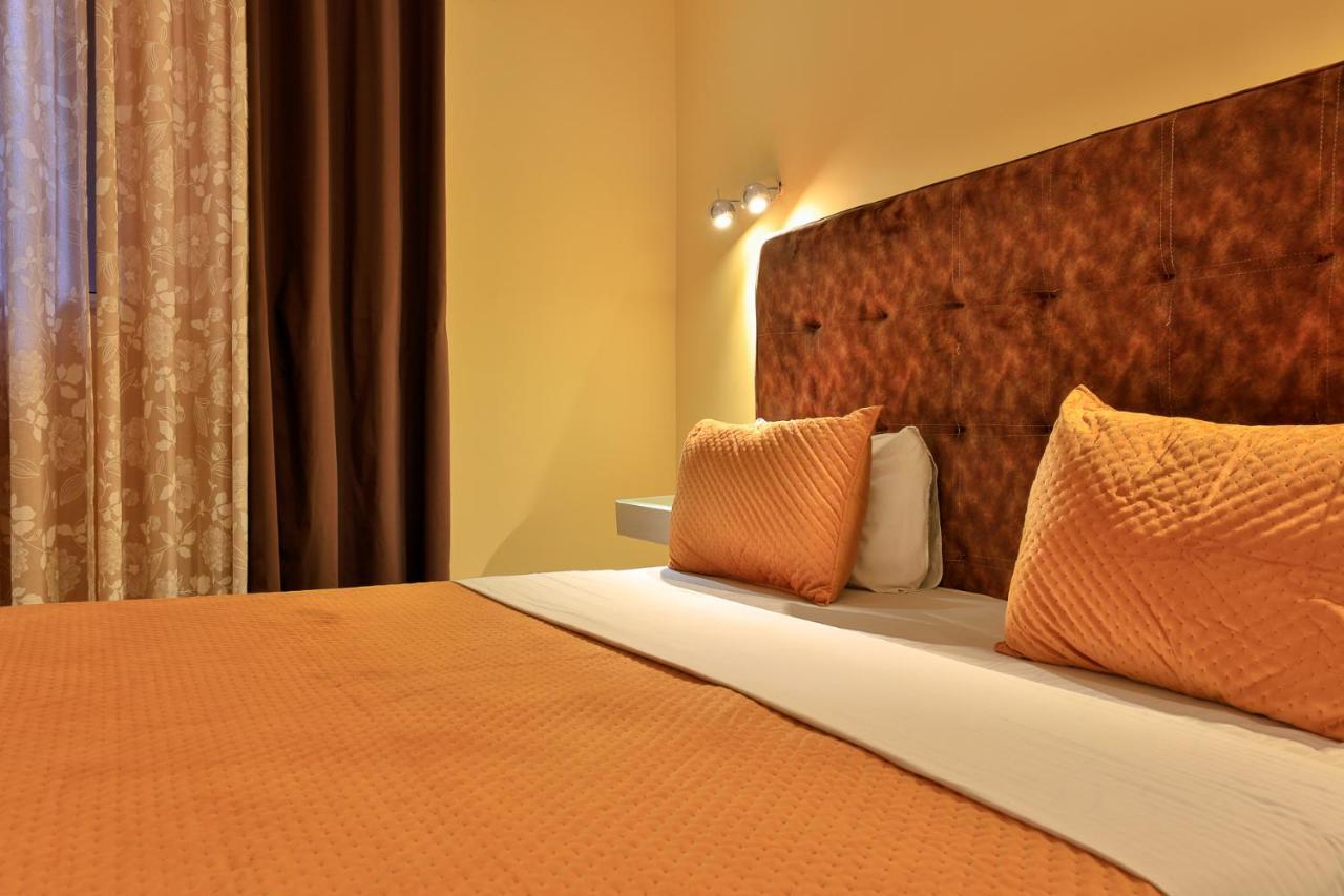 Roses Guest House Kumasi Bagian luar foto