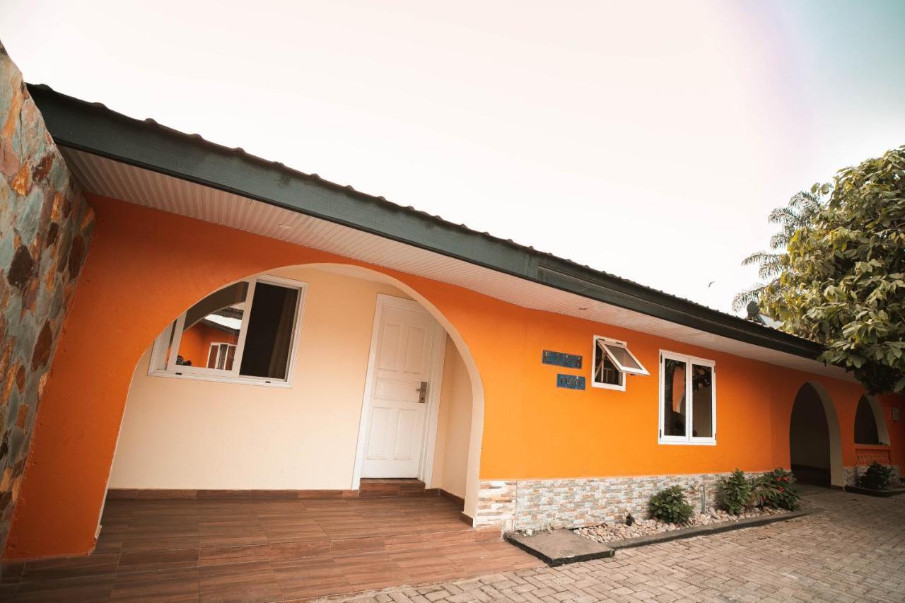 Roses Guest House Kumasi Bagian luar foto