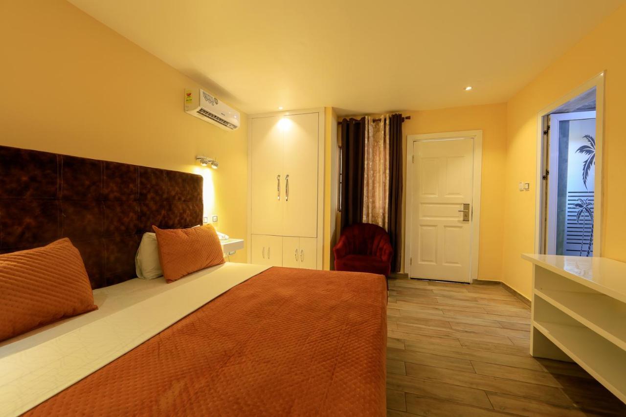 Roses Guest House Kumasi Bagian luar foto
