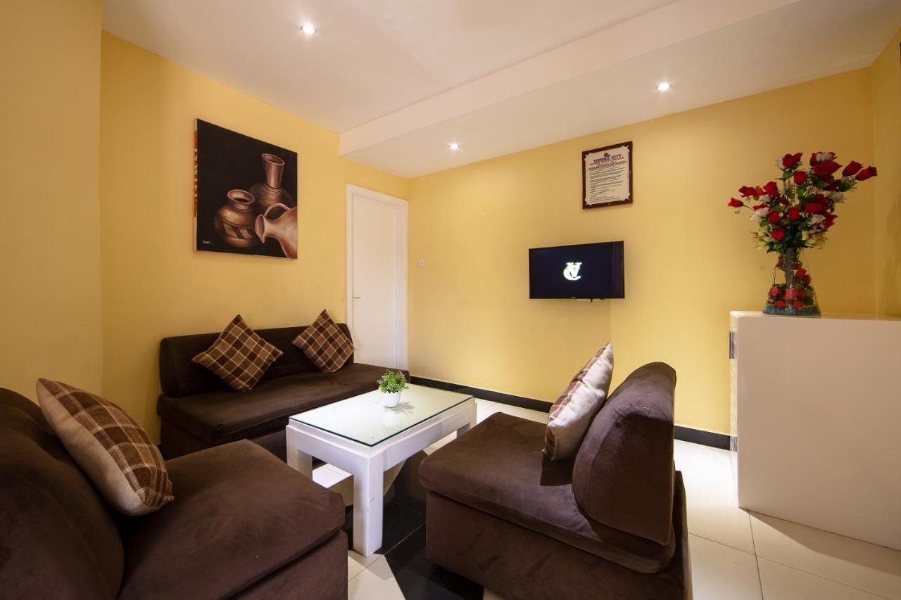 Roses Guest House Kumasi Bagian luar foto