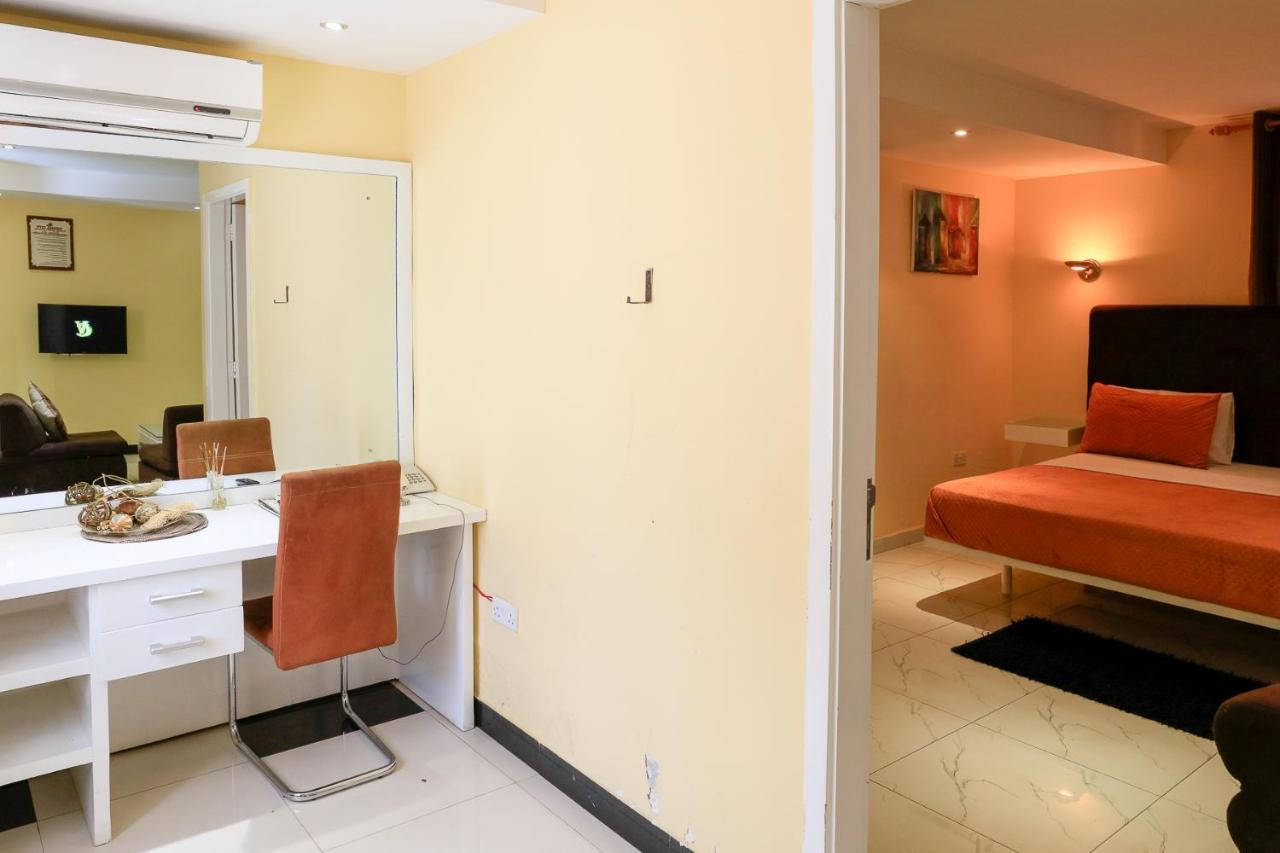Roses Guest House Kumasi Bagian luar foto