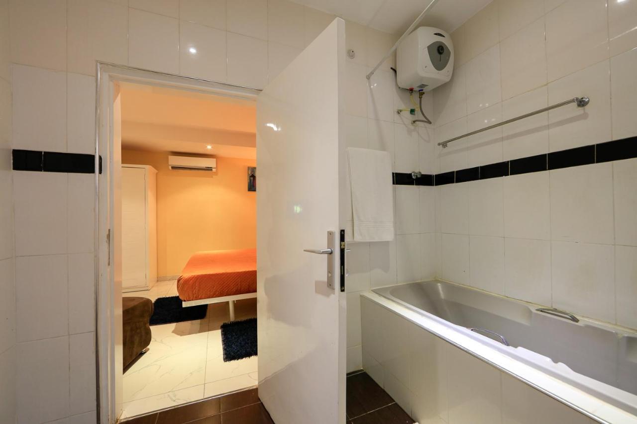 Roses Guest House Kumasi Bagian luar foto