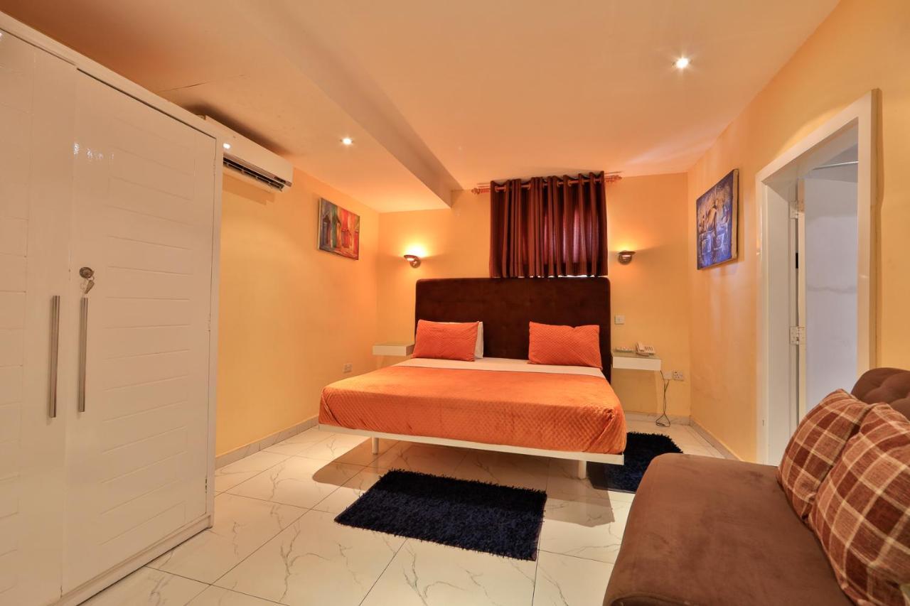 Roses Guest House Kumasi Bagian luar foto