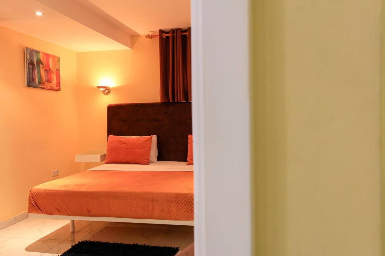 Roses Guest House Kumasi Bagian luar foto