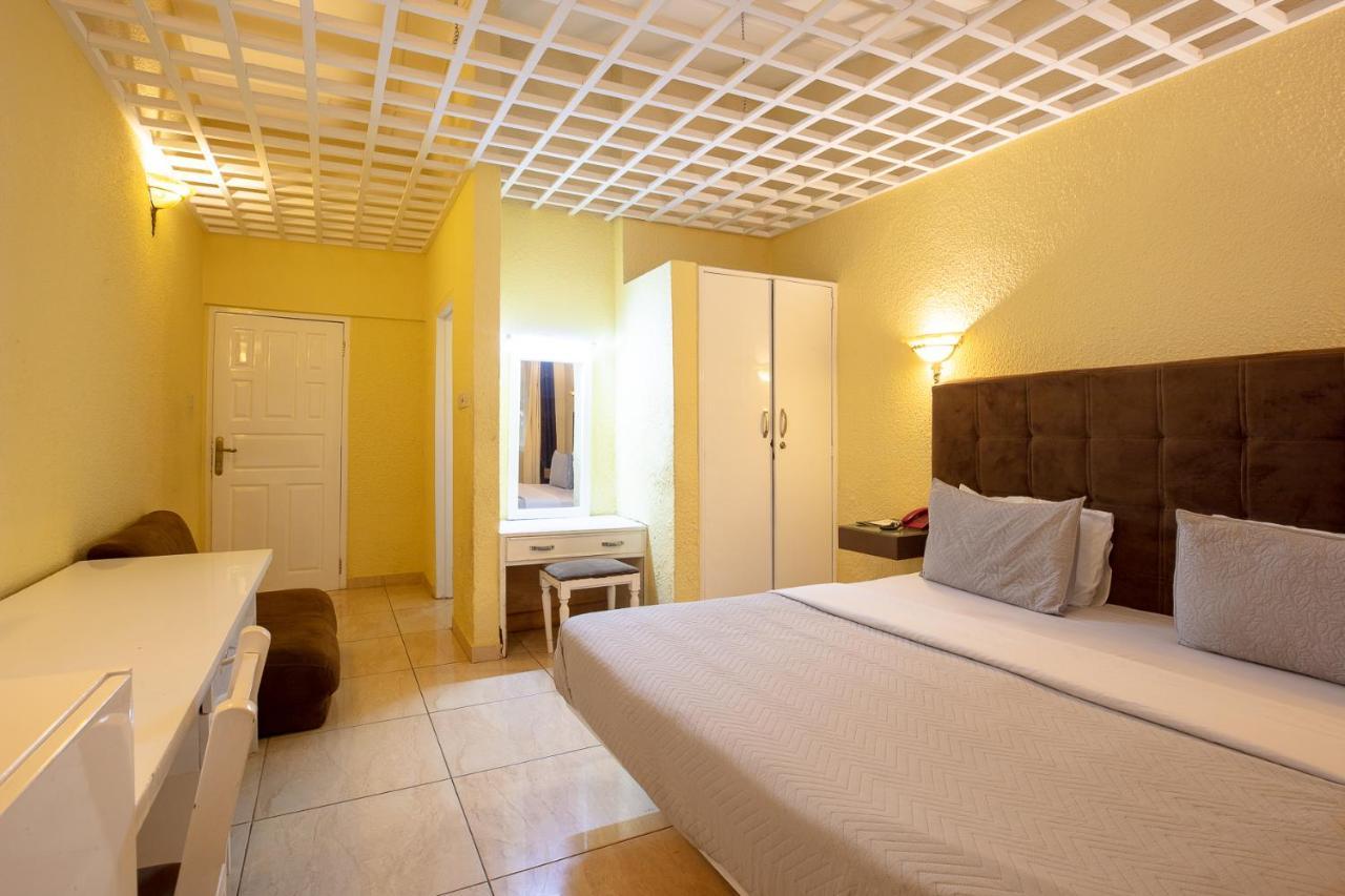 Roses Guest House Kumasi Bagian luar foto