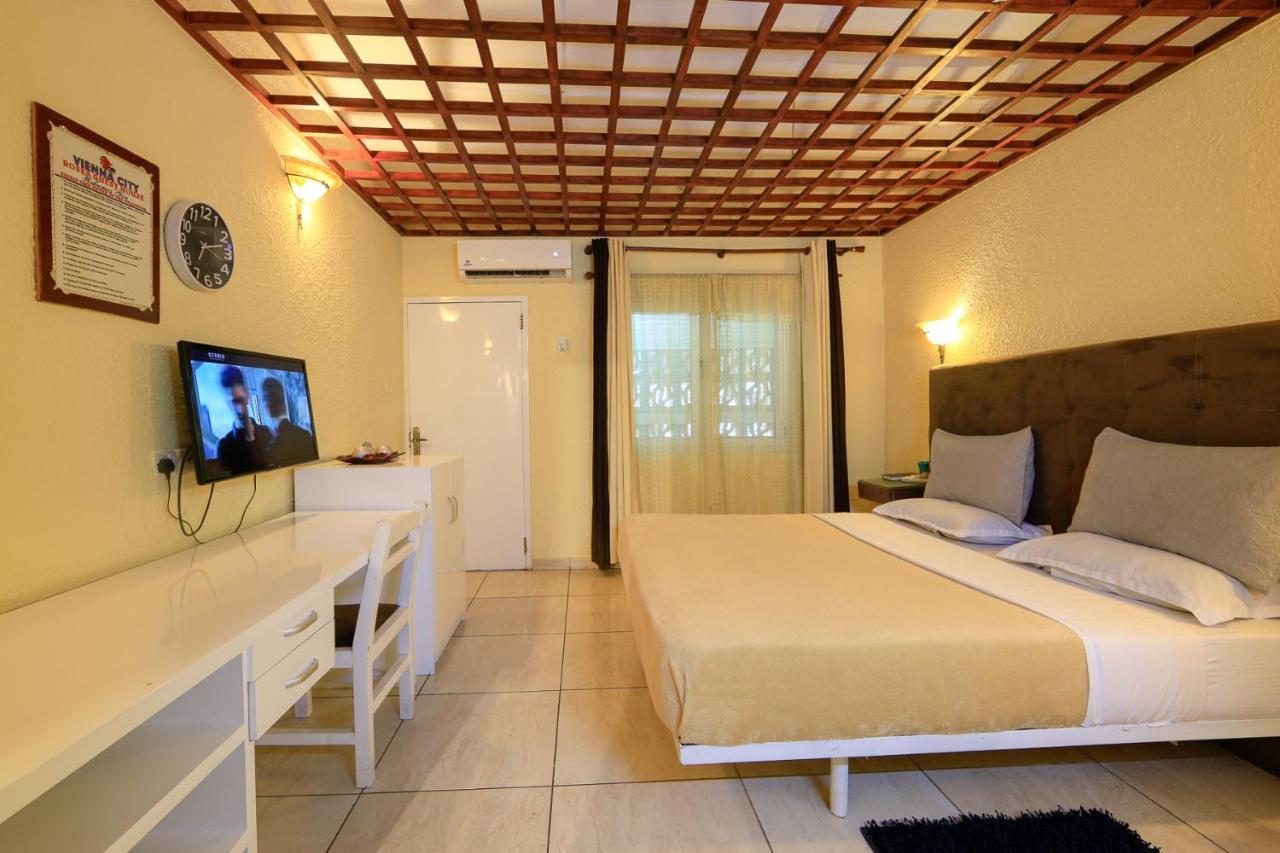 Roses Guest House Kumasi Bagian luar foto