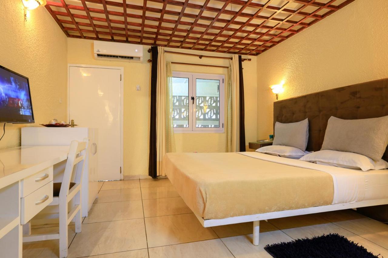 Roses Guest House Kumasi Bagian luar foto