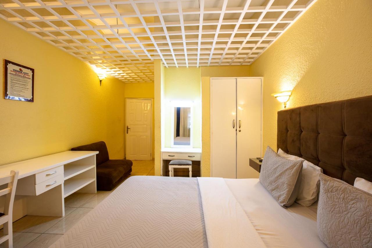 Roses Guest House Kumasi Bagian luar foto