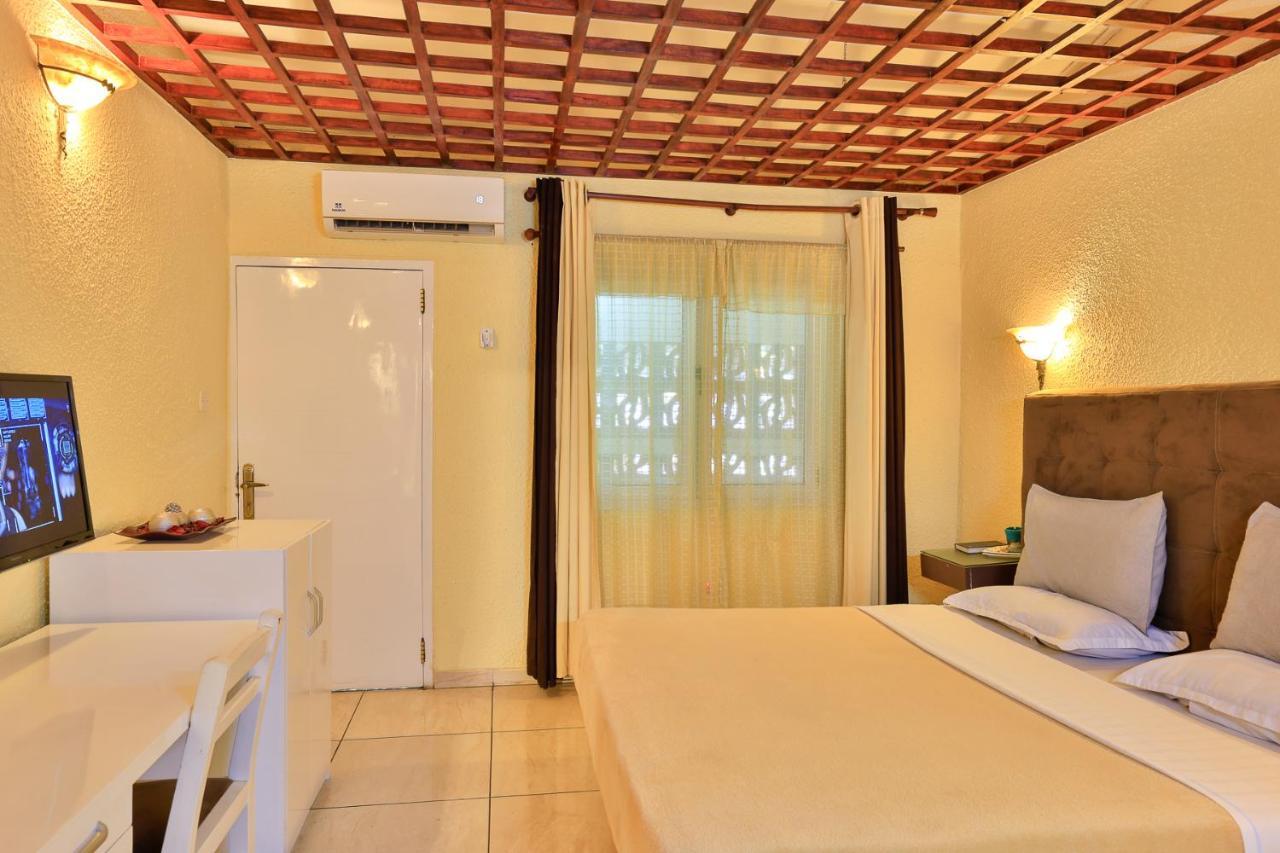 Roses Guest House Kumasi Bagian luar foto
